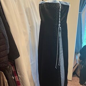 Chic Strapless Black and Silver Dress